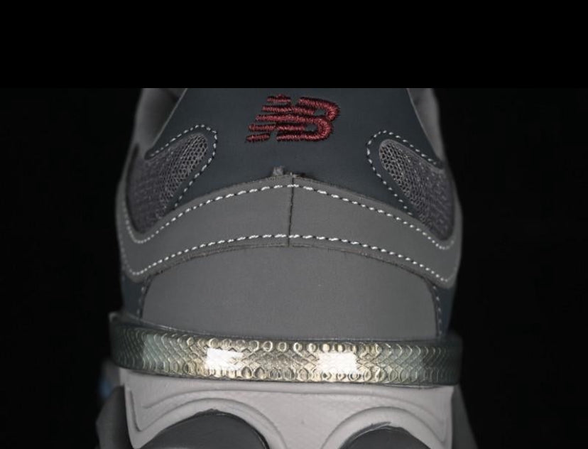 9060 Casterlock Navy Sneakers