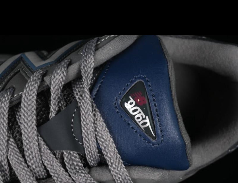 9060 Casterlock Navy Sneakers