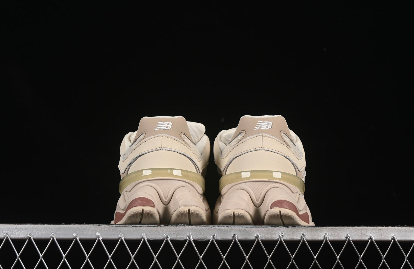 9060 Bone Sparrow Sneakers