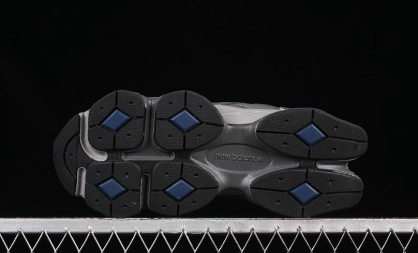 9060 Casterlock Navy Sneakers