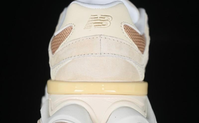 9060 Sea Salt Beige Sneakers