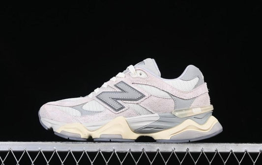 9060 Moonbeam Sea Salt Sneakers